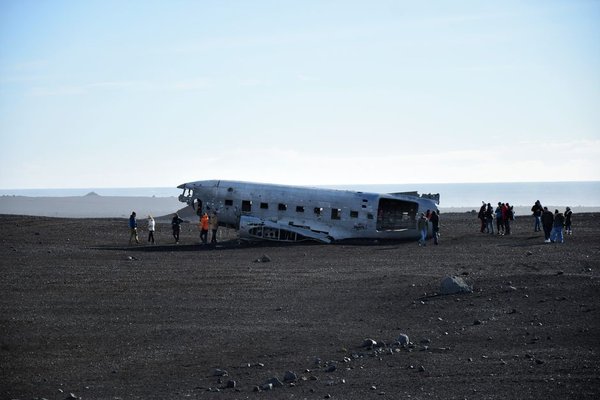 DC-3飞机残骸 Crashed DC 3 Plane