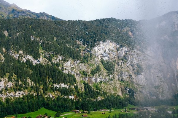 劳特布伦嫩 Lauterbrunnen