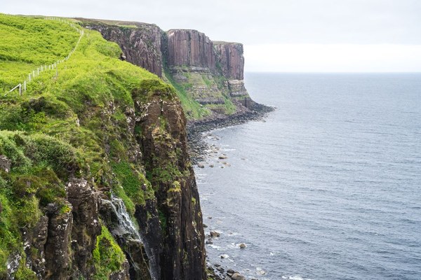 裙岩懸崖 Kilt Rock