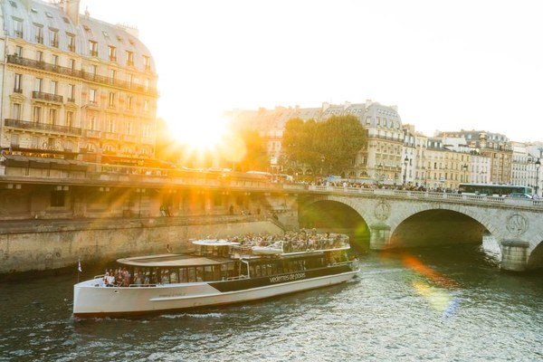 塞纳河游船 Seine River Cruise